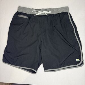 Vuori Banks Men’s Large Black Unlined Performance Athletic Short 2 Zip Pockets
